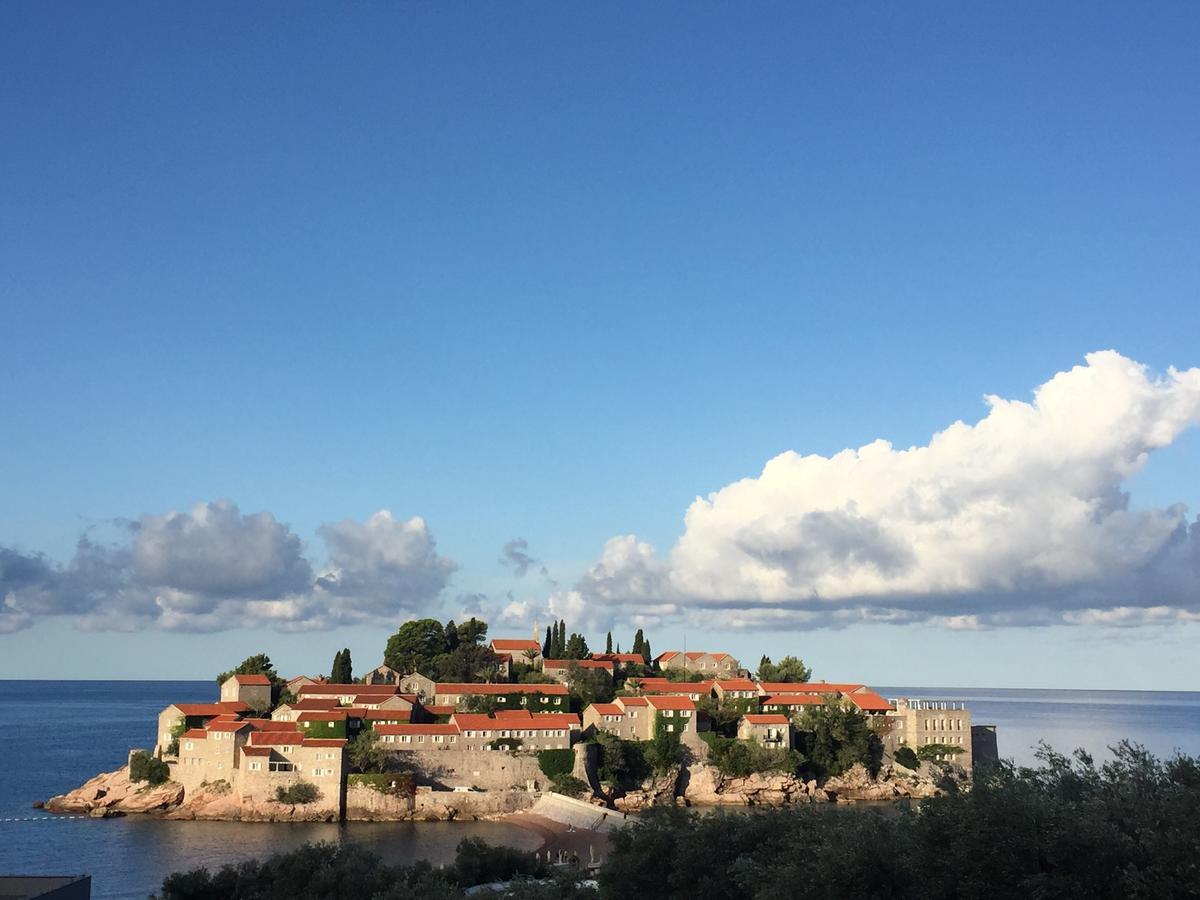 Apartments Vila Andja Sveti Stefan Bagian luar foto